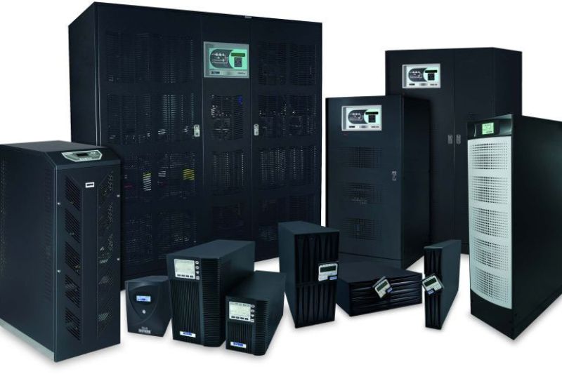 Bộ lưu điện UPS giúp cung cấp điện năng duy trì hoạt động của các thiết bị điện khi mạng lưới điện gặp sự cố